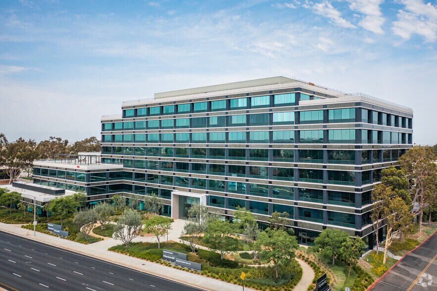 Primary Photo Of 21250 hawthorne Blvd, Torrance Coworking Space
