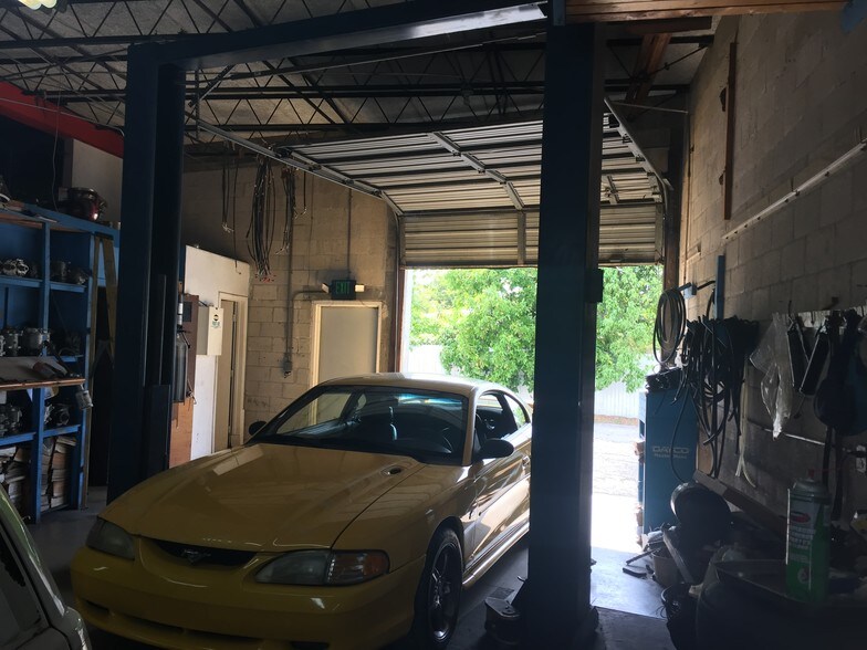 More Photos Of 1901 N Dixie Hwy, Pompano Beach Service For Sale