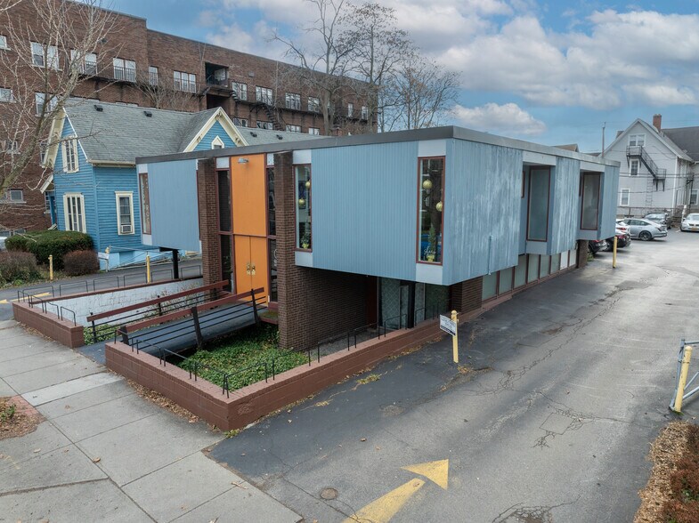 More Photos Of 71 Park Ave, Rochester Medical For Sale