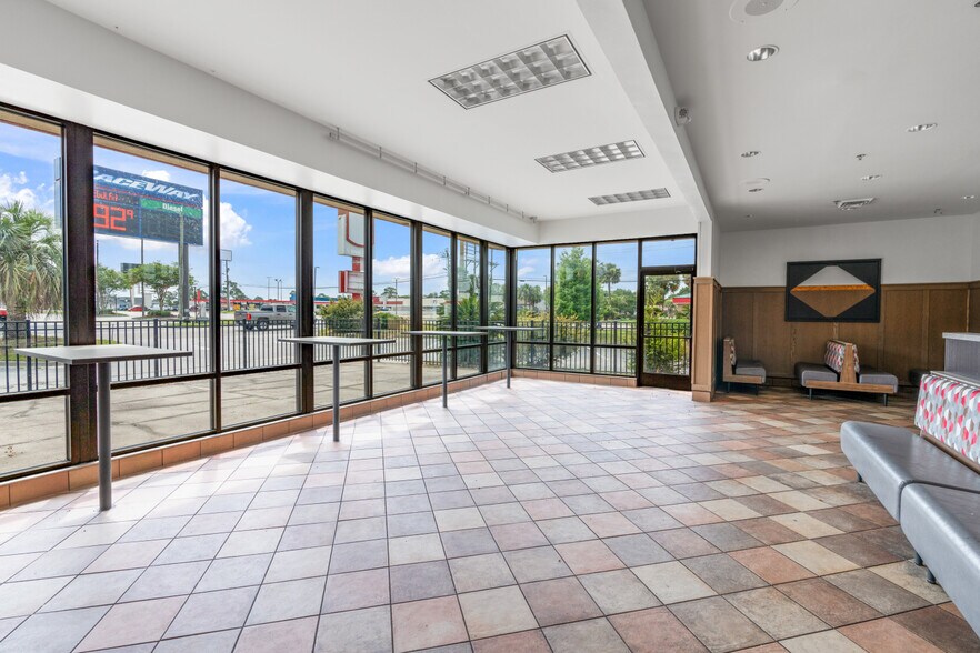 More Photos Of 1197 Lakes Blvd, Lake Park Fast Food For Lease