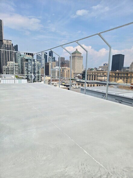 More Photos Of 160 Rue King, Montréal Office For Lease