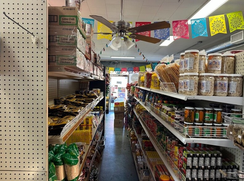 More Photos Of 836 S Broad St, Commerce Freestanding For Sale