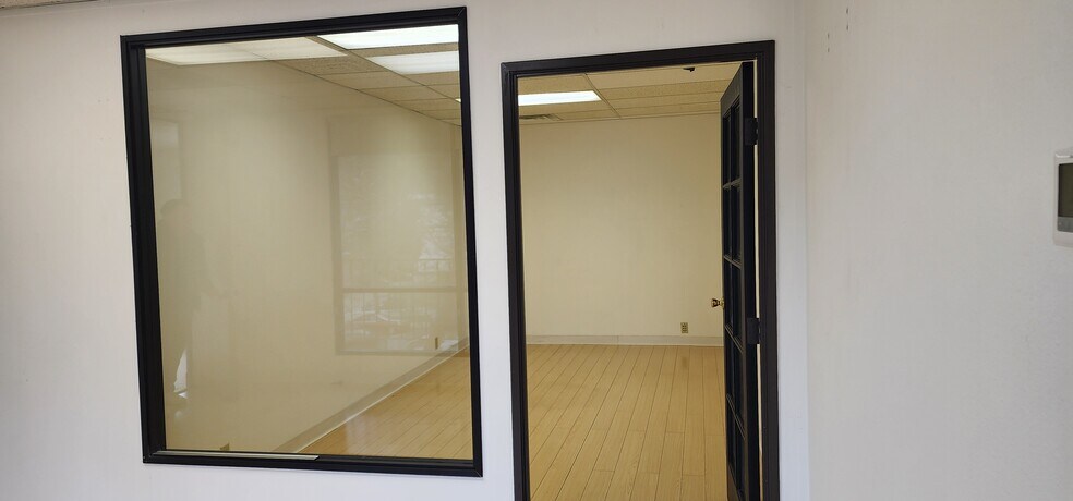 More Photos Of 28025 Dorothy Dr, Agoura Hills Office For Lease
