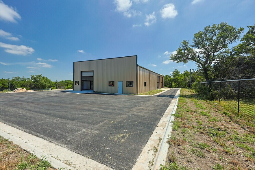More Photos Of 3364 N Bagdad Rd, Leander Unknown For Lease