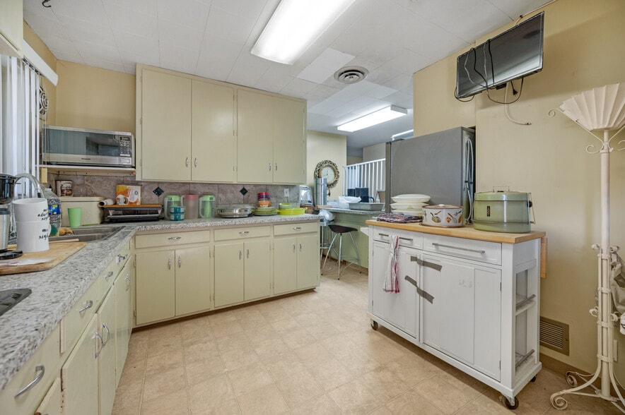 More Photos Of 450 N 3rd St, Coalinga Medical For Sale