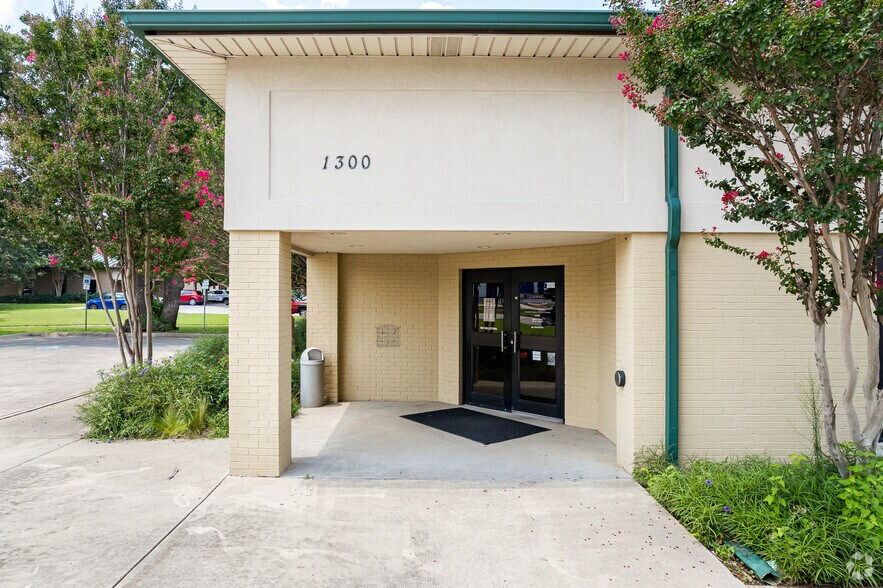 More Photos Of 1300 Teasley Ln, Denton Office For Sale