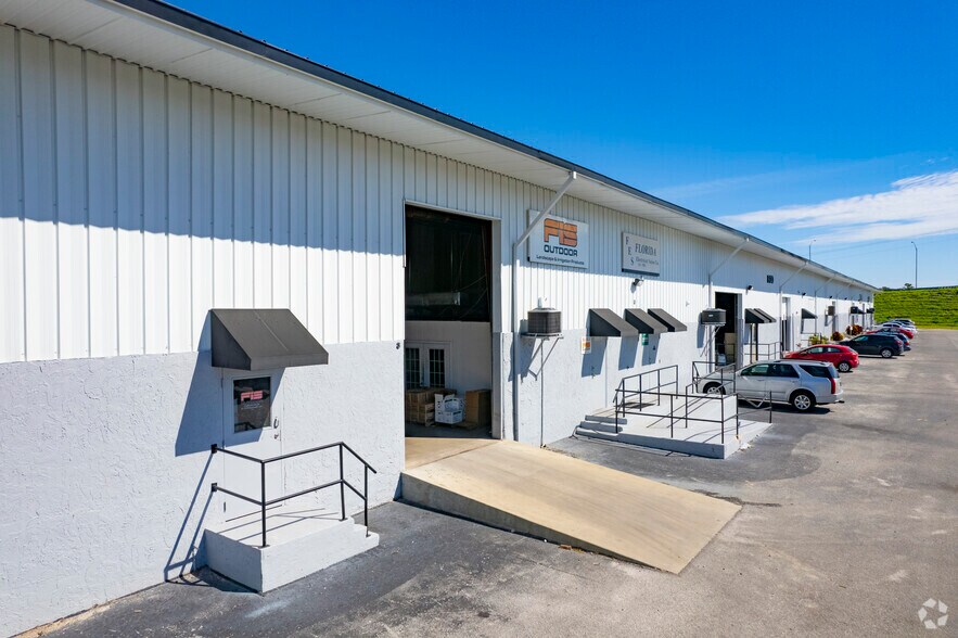 More Photos Of 8100 E Broadway Ave, Tampa Warehouse For Lease