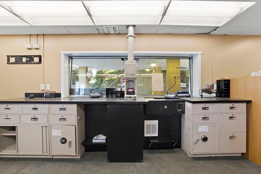 More Photos Of 5942 Us-60, Ashland Bank For Sale