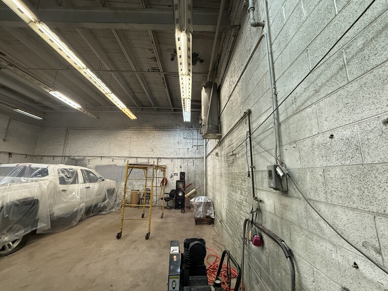 More Photos Of 1827 Broadway, Rockford Food Processing For Sale