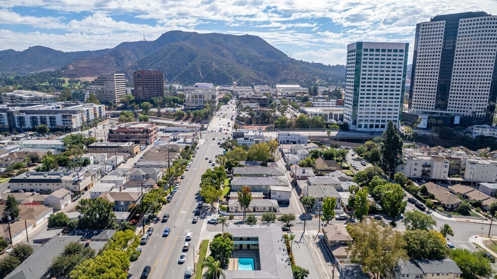 More Photos Of 233 N Hollywood Way, Burbank Apartments For Sale