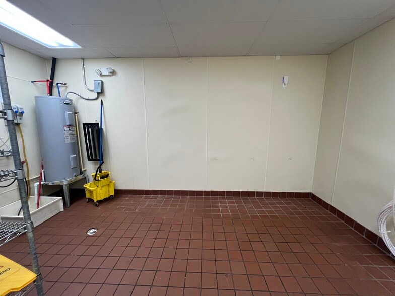 More Photos Of 119 Avenue A, Denton General Retail For Sale