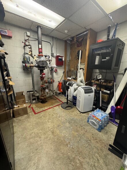 More Photos Of 180 W 900 N, Springville Warehouse For Lease