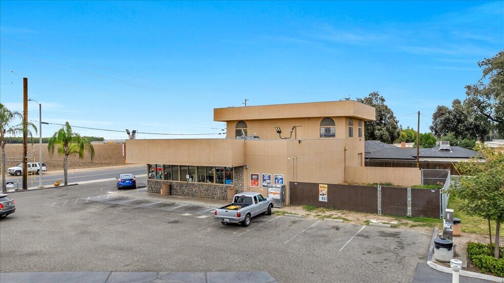 More Photos Of 1088 N Mooney Blvd, Tulare Freestanding For Lease