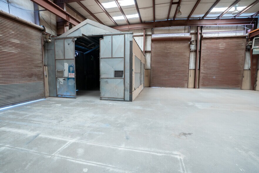 More Photos Of 4111 S County Road 1276, Midland Manufacturing For Sale