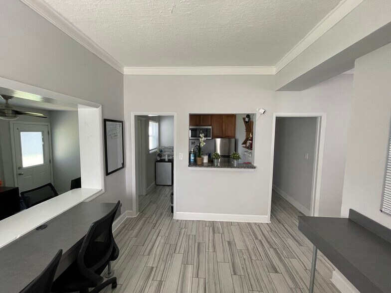 More Photos Of 1924 University Blvd W, Jacksonville Loft Creative Space For Lease