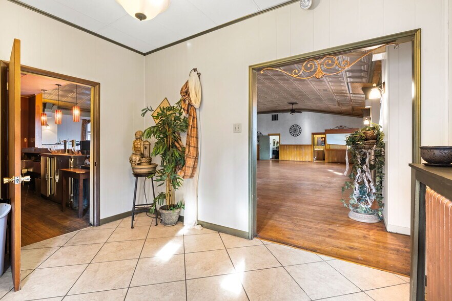 More Photos Of 1000 W State St, Coal Township Restaurant For Sale