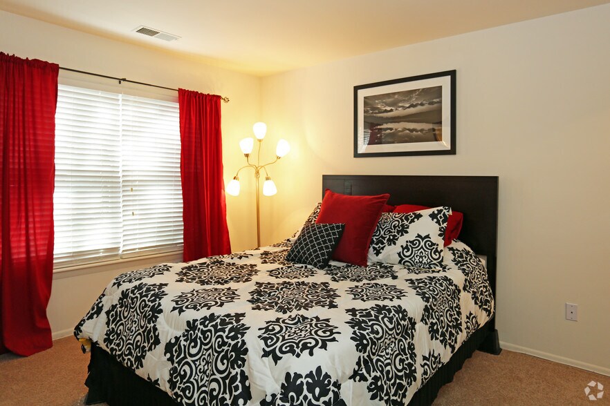 More Photos Of 3001 Reflections Way, Virginia Beach Apartments For Sale