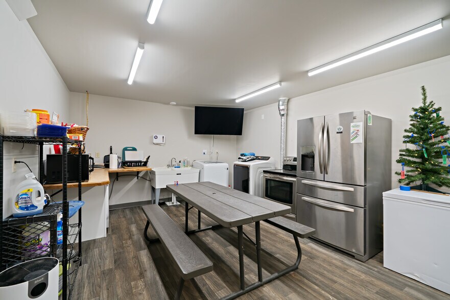 More Photos Of 7795 Thorpe Rd, Bozeman Industrial For Sale