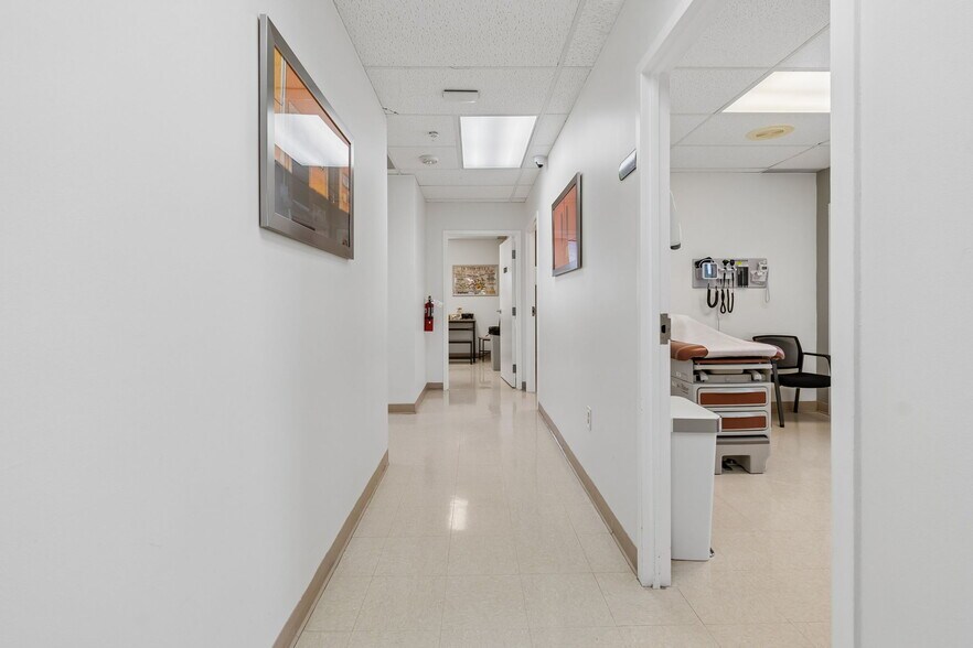 More Photos Of 4700-4708 N Habana Ave, Tampa Medical For Lease