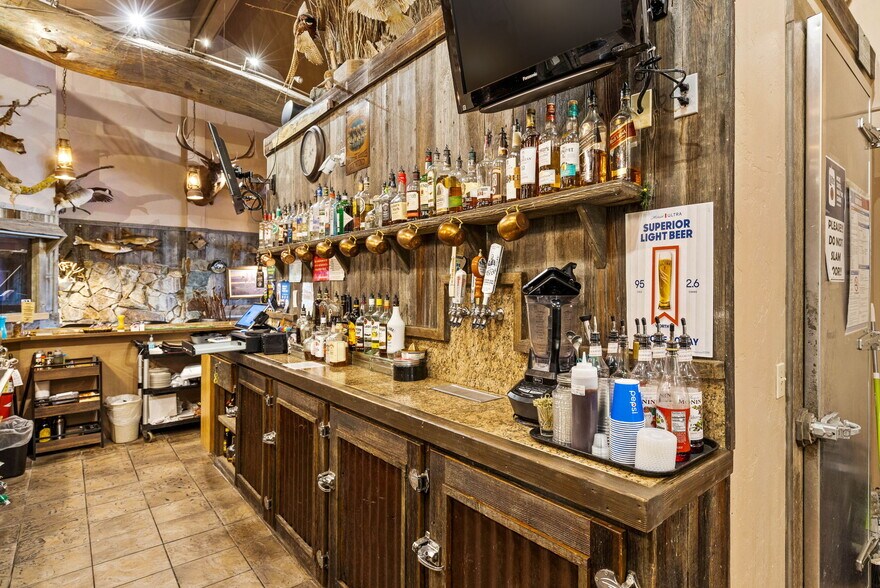 More Photos Of 5100-N Star Blvd, Great Falls Storefront Retail Office For Sale