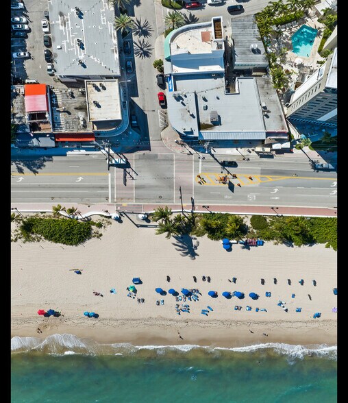 More Photos Of 900 Sunrise Ln, Fort Lauderdale Bar For Lease