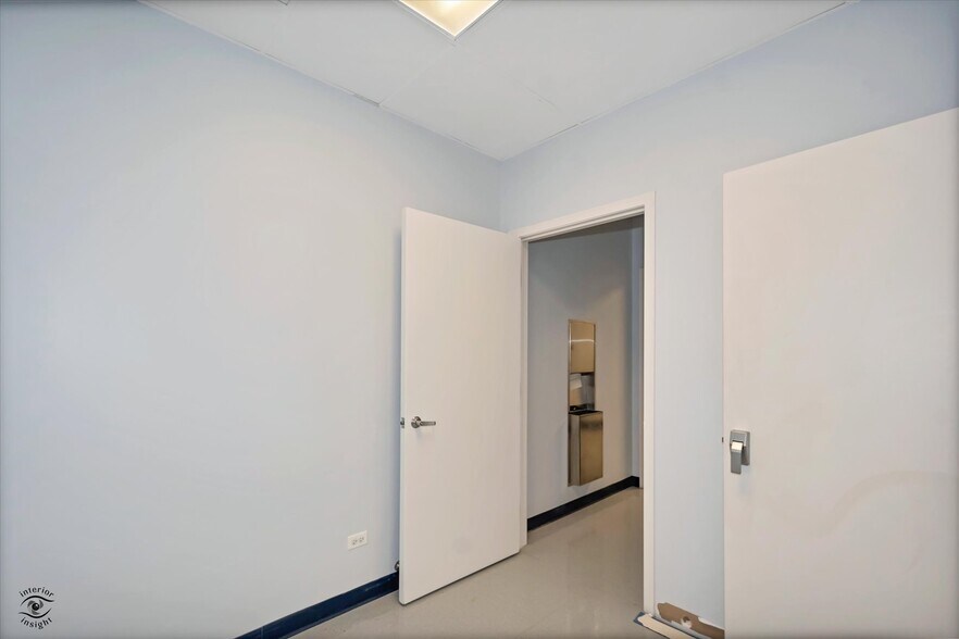 More Photos Of 912 Northwest Hwy, Fox River Grove Medical For Sale
