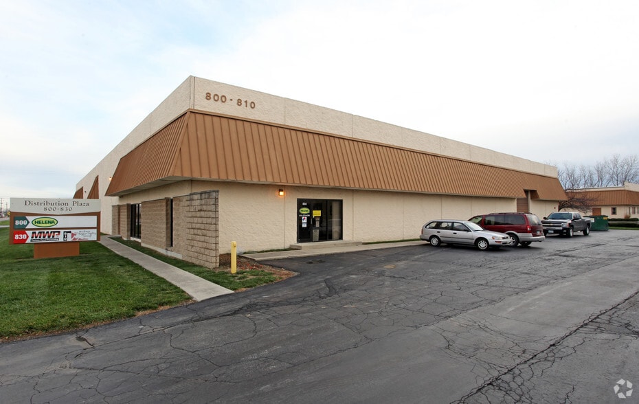 More Photos Of 800-810 Distribution Dr, Columbus Warehouse For Lease