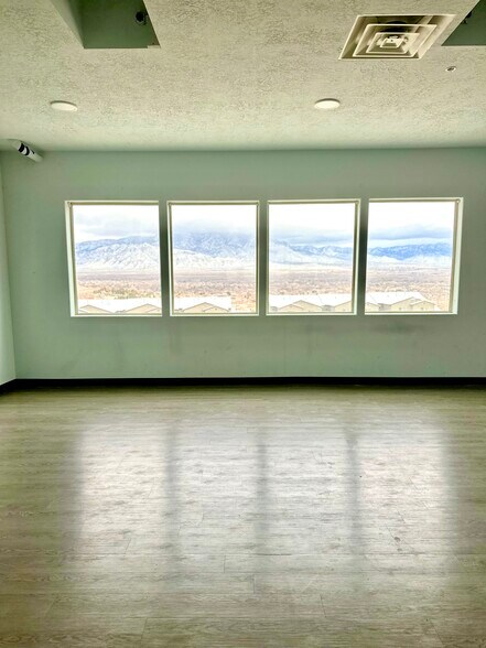 More Photos Of 4311 Sara Rd SE, Albuquerque Research And Development For Sale