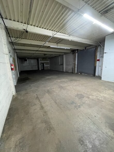 More Photos Of 4100-4112 Aquarium Pl, Baltimore Light Manufacturing For Lease