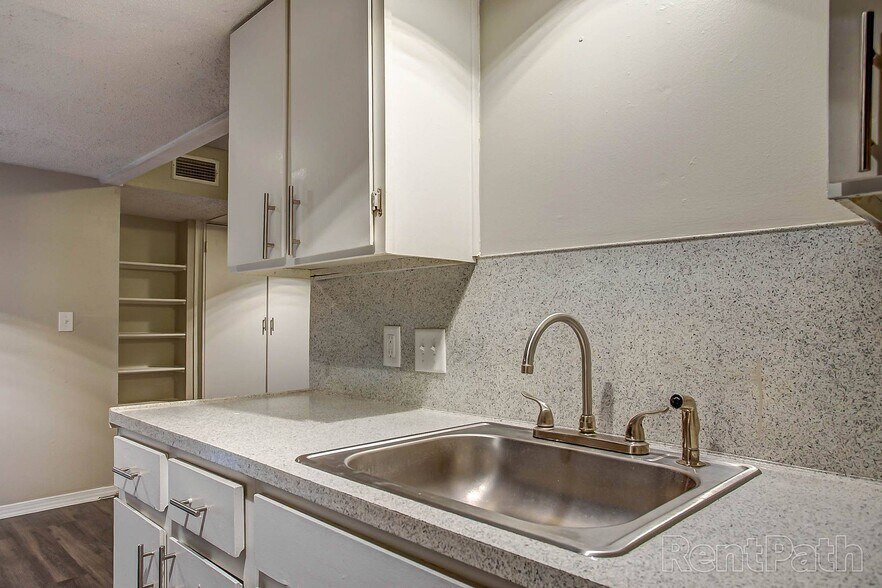 More Photos Of 3218 S 93rd East Ave, Tulsa Apartments For Sale