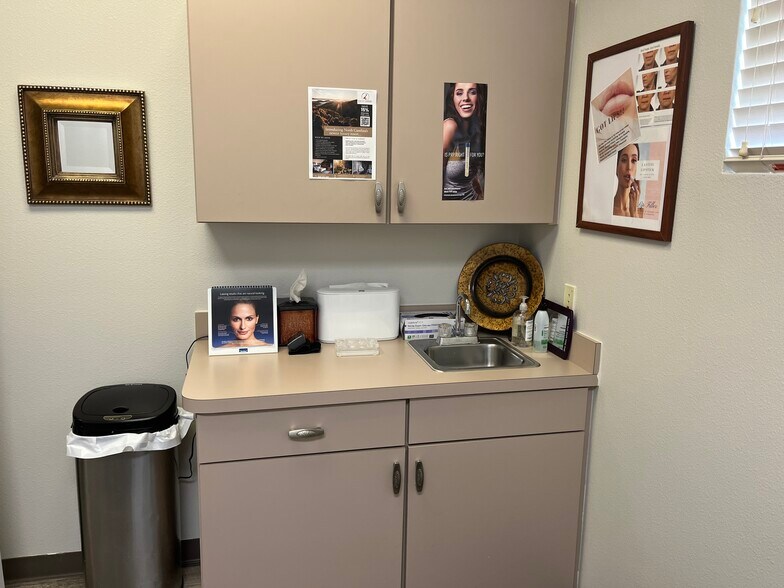 More Photos Of 305 S Childs St, Leesburg Medical For Sale