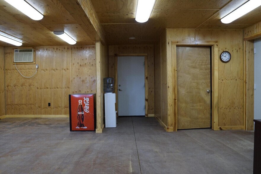 More Photos Of 825 Cannonball dr, Big Water Research And Development For Lease