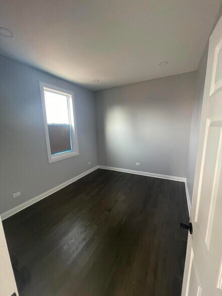 More Photos Of 4128 Washington St, Gary Apartments For Sale