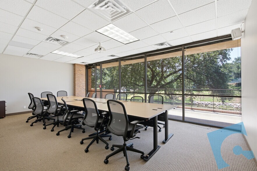 More Photos Of 250 Decker Dr, Irving Office For Lease