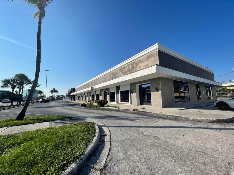 More Photos Of 2701-2715 E Commercial Blvd, Fort Lauderdale Freestanding For Lease