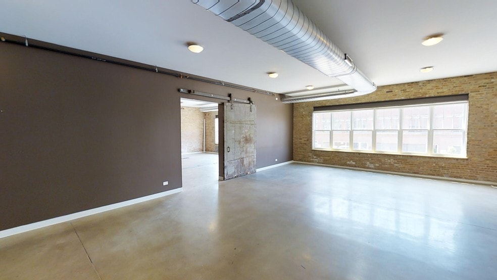 More Photos Of 948-952 W Fulton Market, Chicago Office For Lease