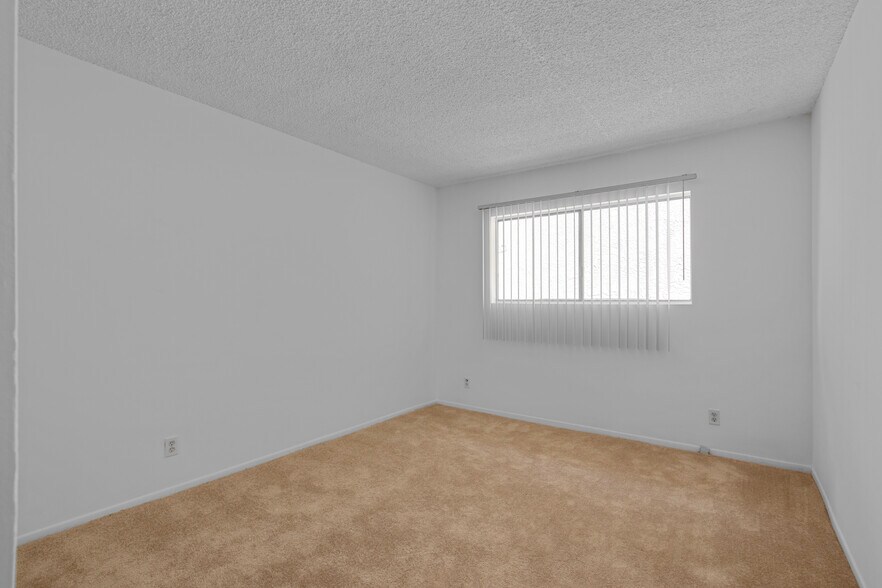 More Photos Of 3346 S Canfield Ave, Los Angeles Apartments For Sale