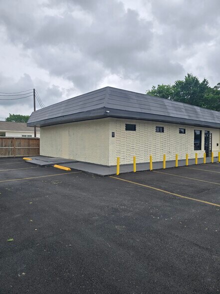 More Photos Of 3619 Reed Rd, Houston Freestanding For Lease
