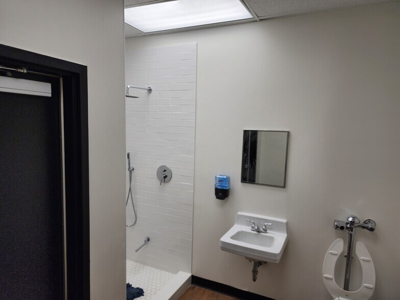 More Photos Of 2 Fisher Rd, Greenville Schools For Sale