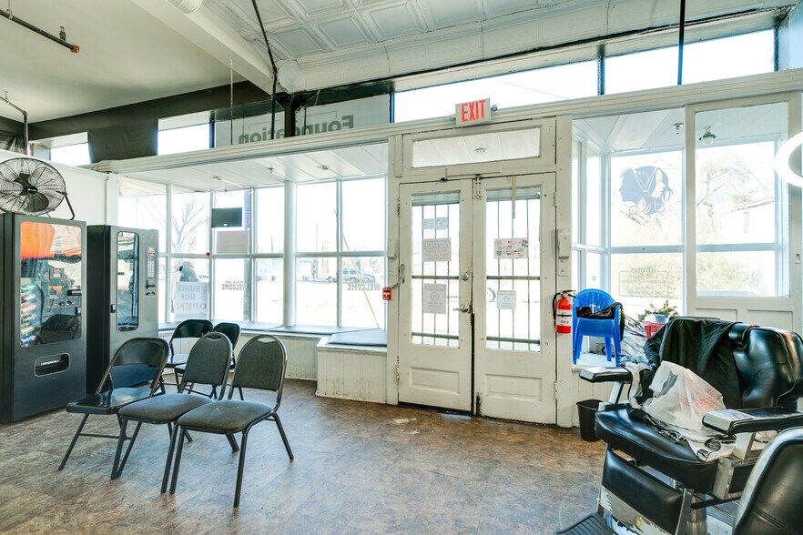 More Photos Of 712 Grove Ave, Petersburg Apartments For Sale