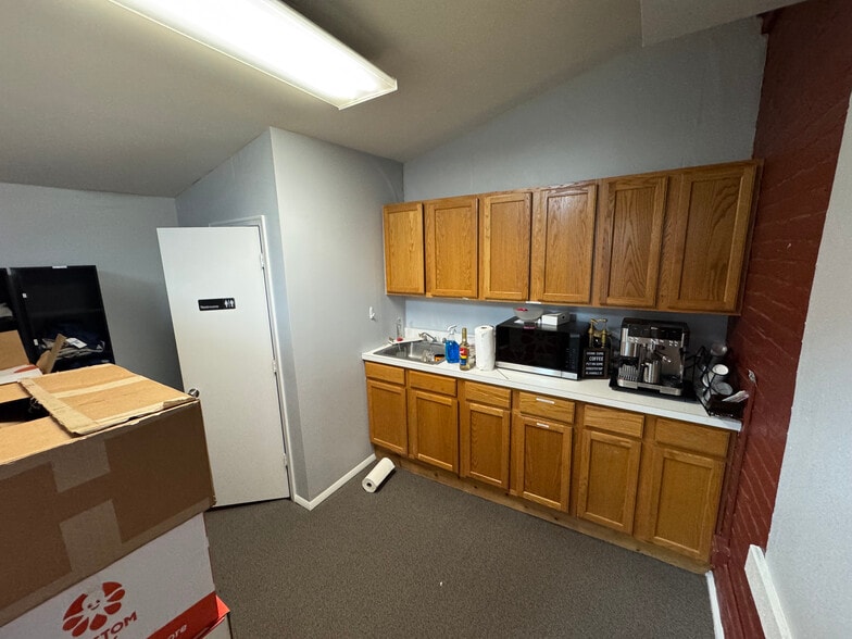 More Photos Of 51 E Lee St, Warrenton Storefront Retail Office For Sale