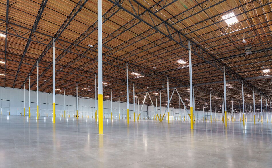 More Photos Of 5005 E Cartier Ave, Las Vegas Service For Lease