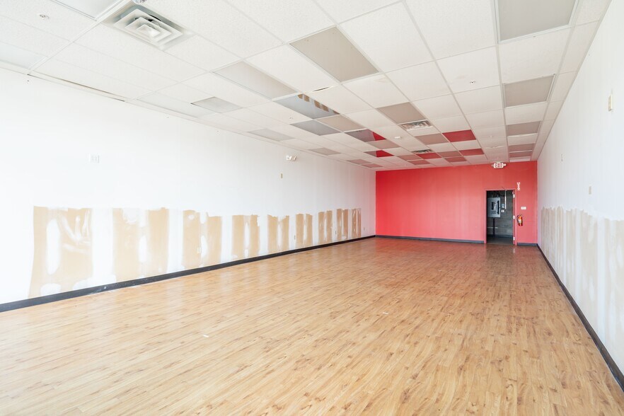 More Photos Of 4276 Lakeville Rd, Geneseo Unknown For Lease