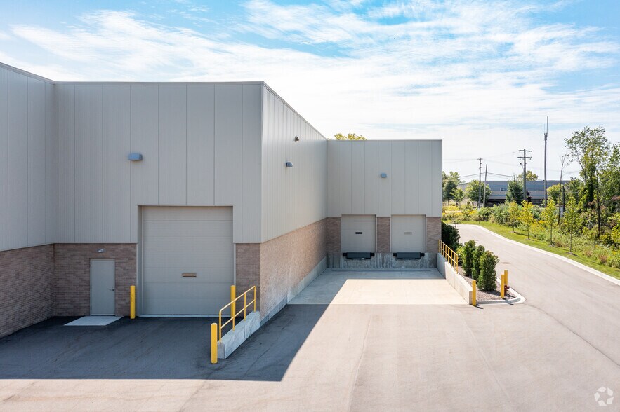 More Photos Of 46860 West Rd, Novi Warehouse For Lease