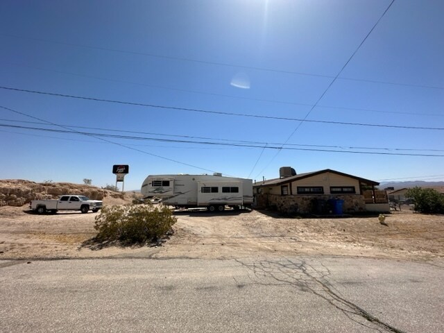 More Photos Of 451 Armory Rd, Barstow Restaurant For Sale