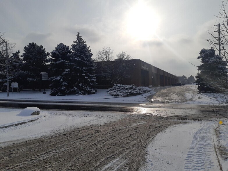 More Photos Of 145 Riviera Dr, Markham Manufacturing For Lease