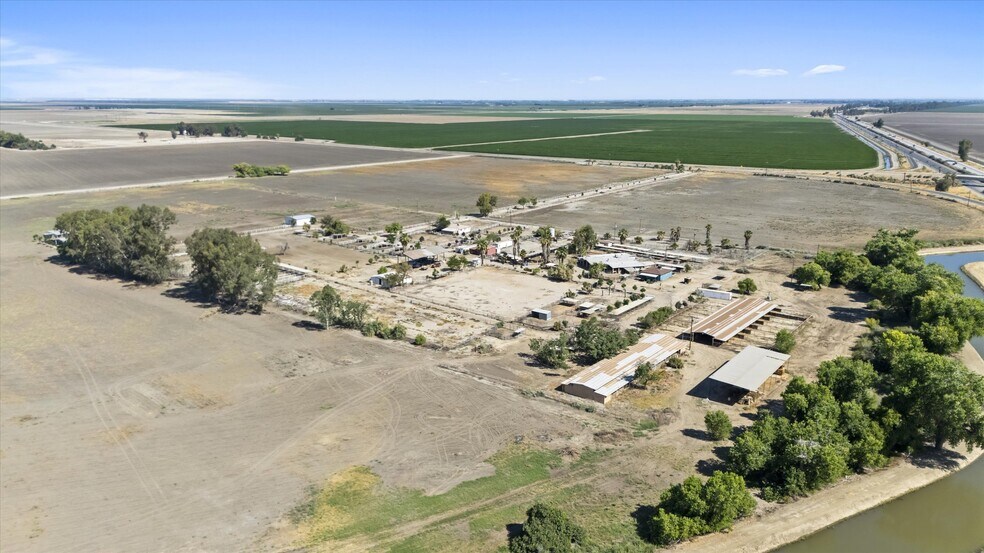 More Photos Of 8661 Herring Rd, Bakersfield Land For Sale