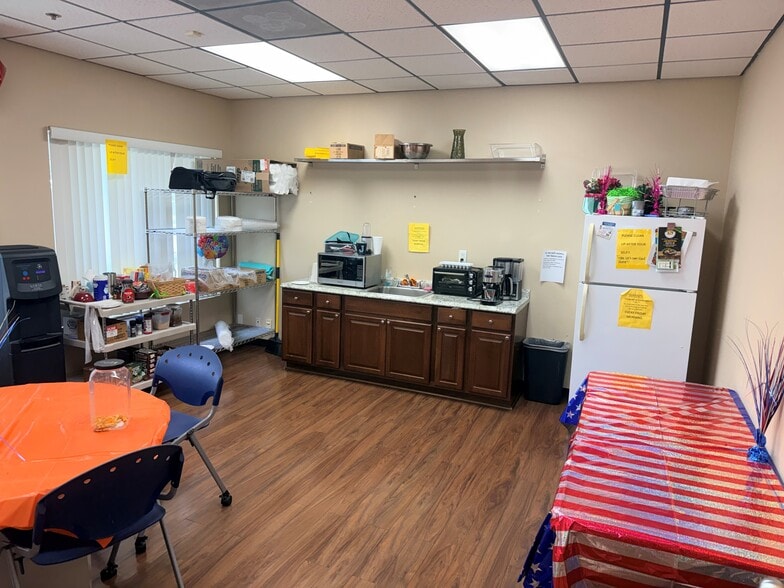 More Photos Of 1959 W 9th St, Riviera Beach Flex For Sale