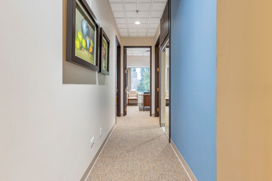 More Photos Of 1120 Westwood St, Coquitlam Office For Sale