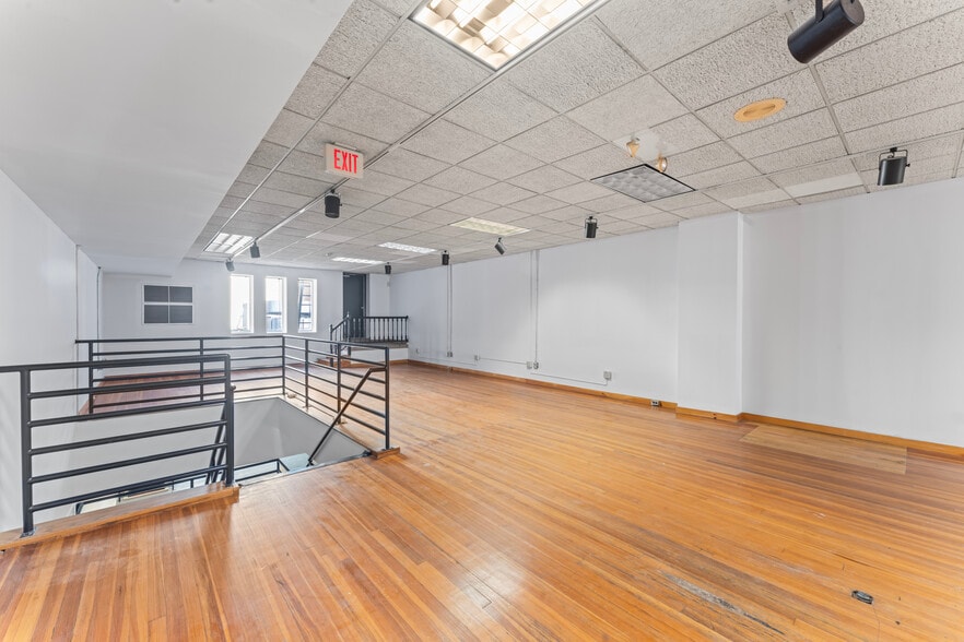 More Photos Of 262 Atlantic St, Stamford Freestanding For Sale